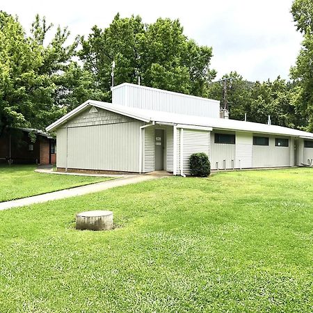 Big4 Porepunkah Holiday Park Bright Exterior photo
