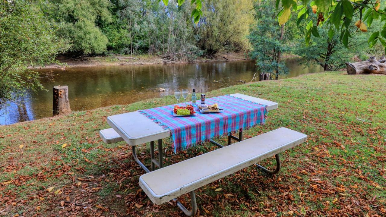 Big4 Porepunkah Holiday Park Bright Exterior photo